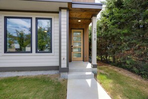 Exterior detail - Tennessee Whiskey & The Ryman - Dual Townhomes! (Nashville)