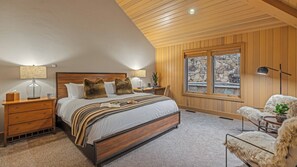 8 bedrooms, desk, iron/ironing board, free WiFi