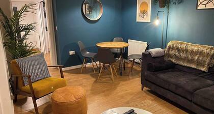 House-sleeps3-parking-garden-petfriendly