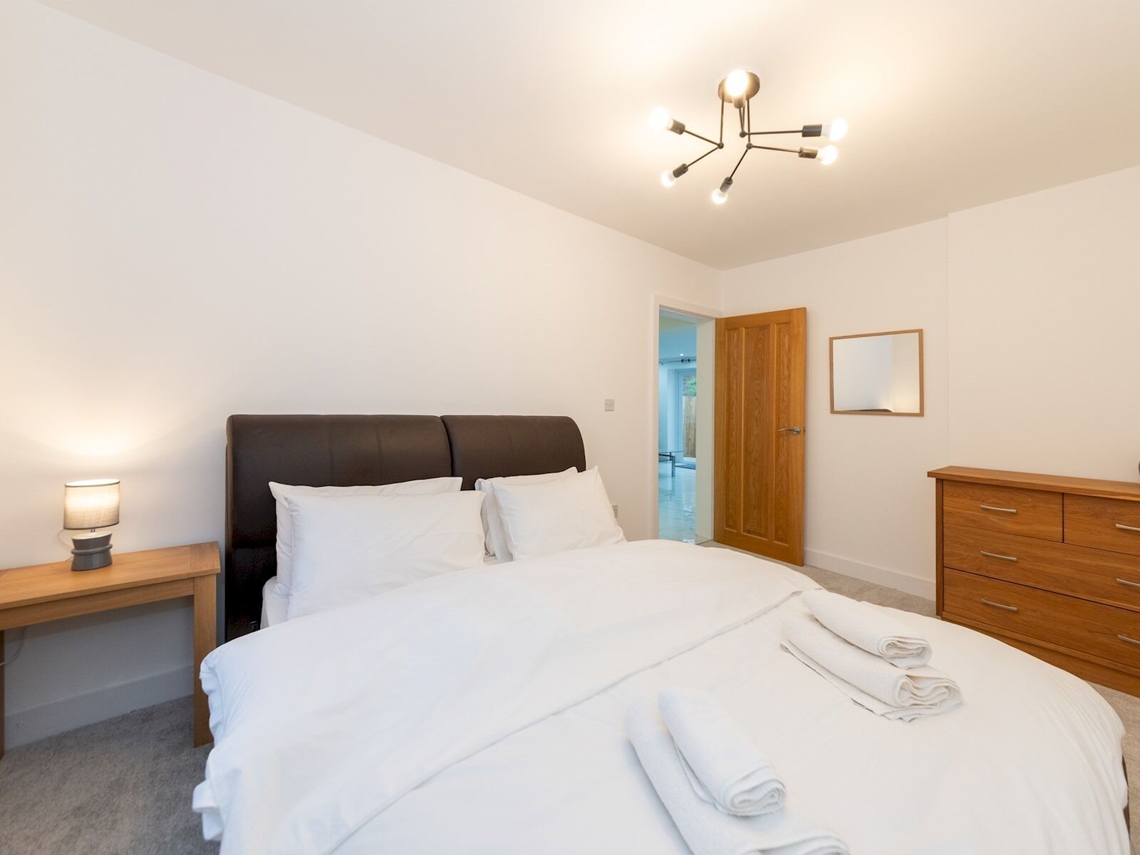 4 bedrooms, iron/ironing board, free WiFi, bed sheets