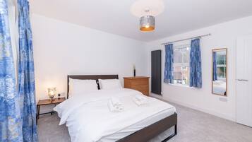 4 bedrooms, iron/ironing board, free WiFi, bed sheets