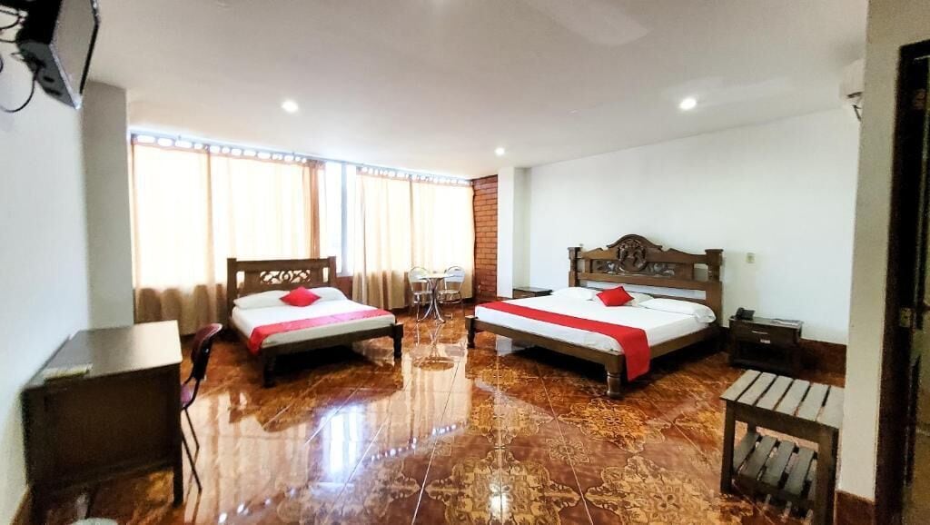 Basic Twin Room | Desk, laptop workspace, free WiFi, bed sheets