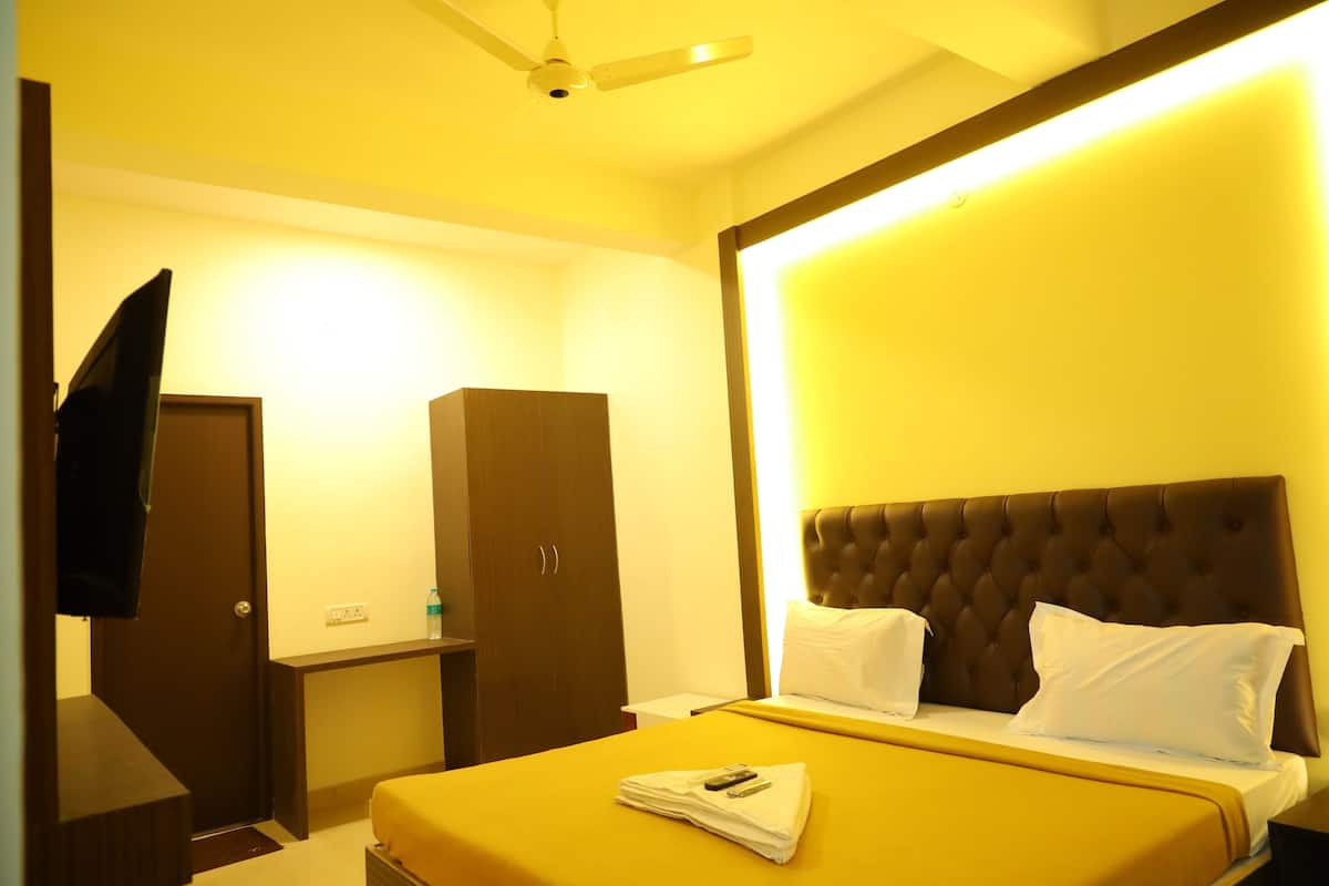 Double Room | Free WiFi, bed sheets