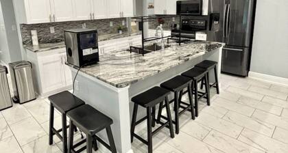 Modern Luxury Retreat - 10PPL