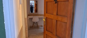 Room 2 - with Bathtub