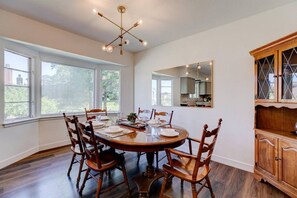 Dining - GameRoom/2BD/Fast Wi-Fi (Windsor Heights)