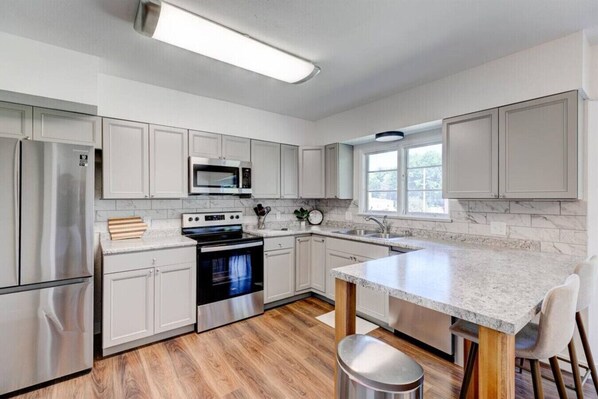 Fridge, microwave, oven, dishwasher