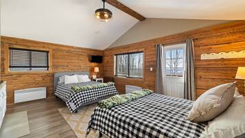 4 bedrooms, travel crib, WiFi, bed sheets