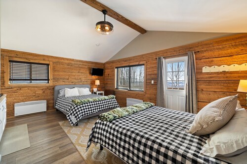 Peaceful Modern Cabins for Families w/ Hot Tub, Firepit, Mountain Views & Trails