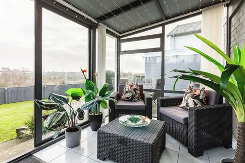 City home with parking and garden- pet friendly