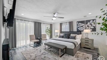 House (6 Bedrooms) | Interior