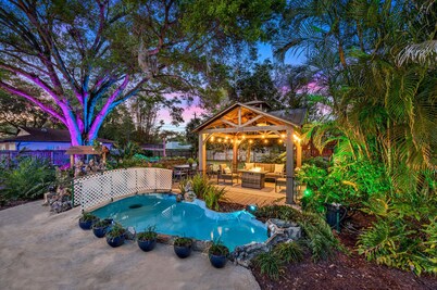 Luxury Retreat: Pool, Games, Basketball & More!