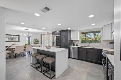 豪华度假屋：泳池、游戏、篮球及更多！