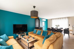 Fernseher, Kamin