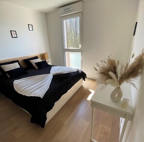 1 bedroom, desk, iron/ironing board, WiFi - Le Cosy de l'Ourcq, 40m² one-bedroom apartment 20 minutes from Paris (Villepinte)