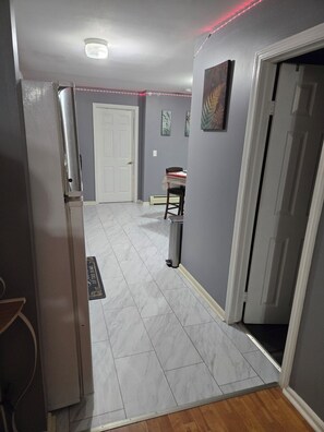 Interior - The Silhouette! Chic 1-bedroom with WiFi and AC in serene Hartford (Hartford)