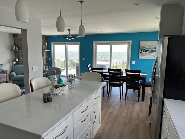 Dining - Beautiful Ocean Front House with Private Beach, Hot Tub and Spectacular Sunsets (Fairhaven)