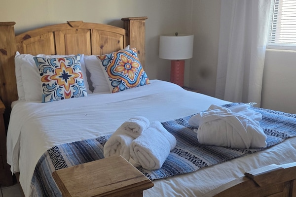 2 bedrooms, iron/ironing board, free WiFi, bed sheets