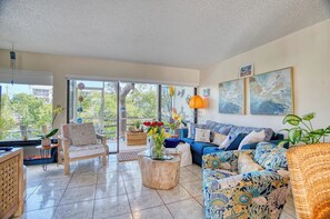 Smart TV, books, printers - New! Lagoon-front 2-BR townhome, Key Largo, gated waterfront community, 2 pools (Key Largo)