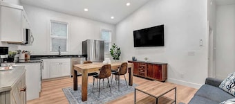 Decca's Guesthouse Su