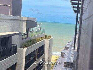 Estudio básico | Vista a la playa o el mar