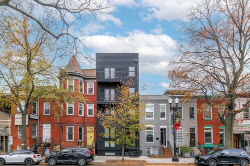 Capitol Hill Suites- Unit 7