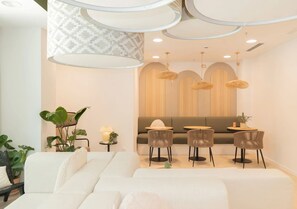 Lobby sitting area - Yugo Sabadell LLac (Sabadell)