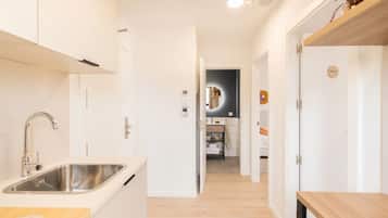 Double Room, Non Smoking | Private kitchen