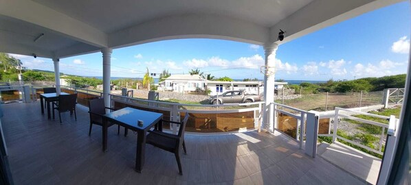 Luxe bungalow, uitzicht op strand | Terras