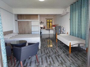 1 dormitorio, sistema de insonorización, tabla de planchar con plancha