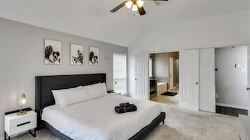 4 bedrooms, iron/ironing board, WiFi, bed sheets