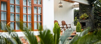 Lake Whispering Home: 3-bedroom apartment in enchanting Tengeru with WiFi