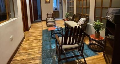 Spacious 3-bedroom condo in marvelous Cuenca with WiFi