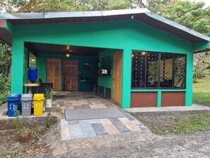 Reception - El Refugio La Paz Eco Glamping (Piedades Norte)