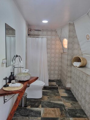 Luxury Tent, Mountain View | Bathroom | Shower, towels, soap, shampoo