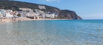 House with swimming pool 10 minutes from the beach