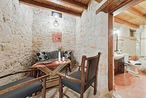 Suite | 7 bedrooms