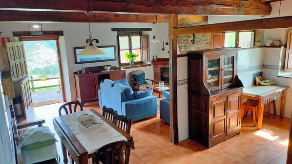 Apartament familiar, vistes a la muntanya (La Rectoral II) | Sala d'estar