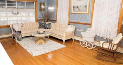 Victorian Beachside Apartment