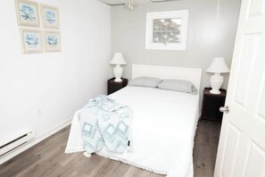 2 bedrooms, travel crib, WiFi