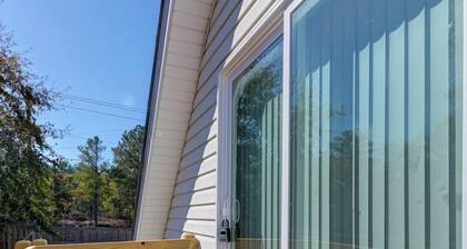 Cozy and Quiet- Private Upstairs Duplex