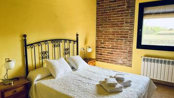 2 dormitorios, tabla de planchar con plancha, wifi y ropa de cama