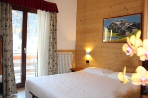 Standard Double or Twin Room, Balcony, Mountain View