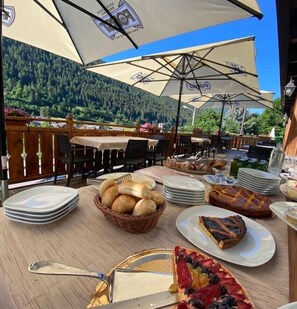 Standard Double or Twin Room, Balcony, Mountain View | Teres/patio