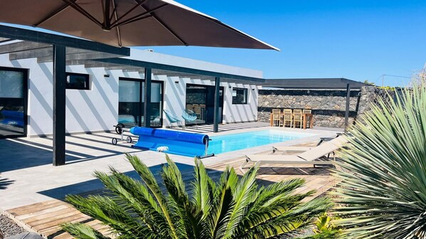 Pool - Casa Carica with heated pool in Lajares (Lajares)