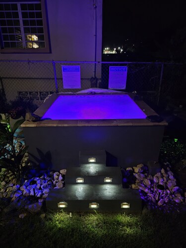 2-bedroom house in charming Luis M. Cintrón with AC, WiFi