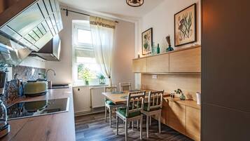 Kühlschrank, Ofen, Herdplatte, Geschirrspüler