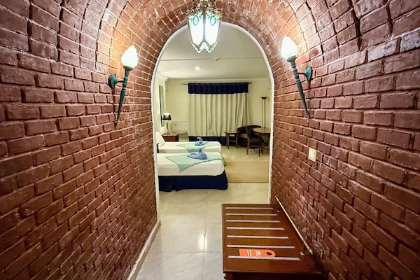 Superior Double or Twin Room, Air conditioning | Egyptian cotton sheets, premium bedding, down comforters