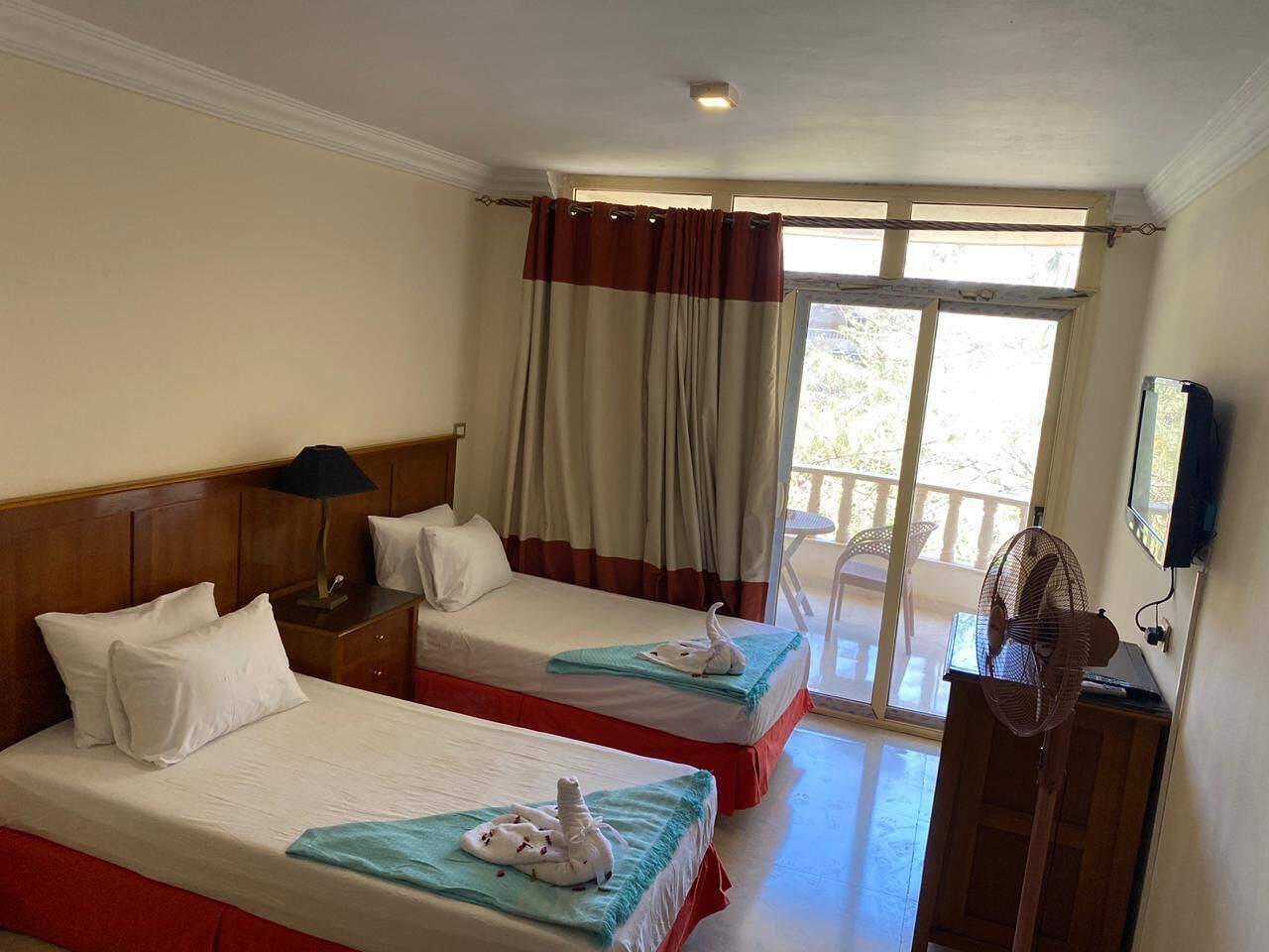 Deluxe Triple Room, Balcony, Garden View | Egyptian cotton sheets, premium bedding, down duvets, memory-foam beds