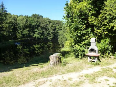 Limousin cabin by the pond